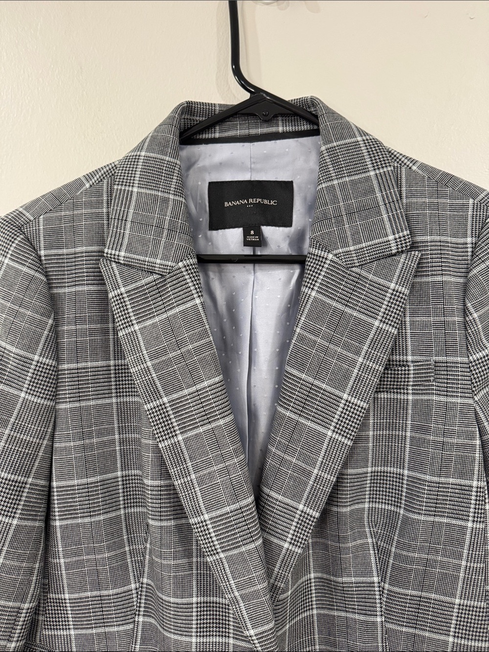 Banana Republic women’s Gray Plaid Tailored One-Button Classic Blazer - Picture 2 of 5